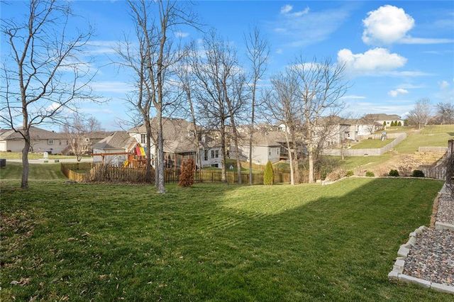 913 SE Wood Ridge Court, Blue Springs, MO 64014