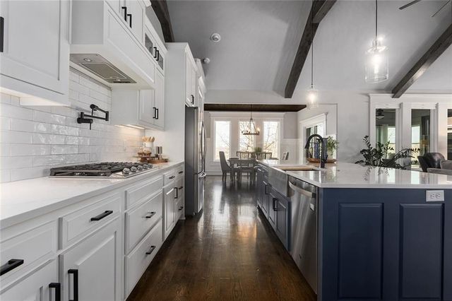 913 SE Wood Ridge Court, Blue Springs, MO 64014