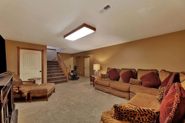 11385 SW 50th St, Towanda, KS 67144