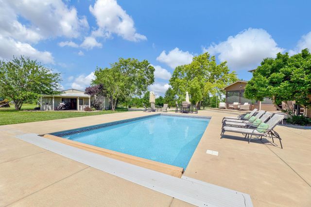11385 SW 50th St, Towanda, KS 67144