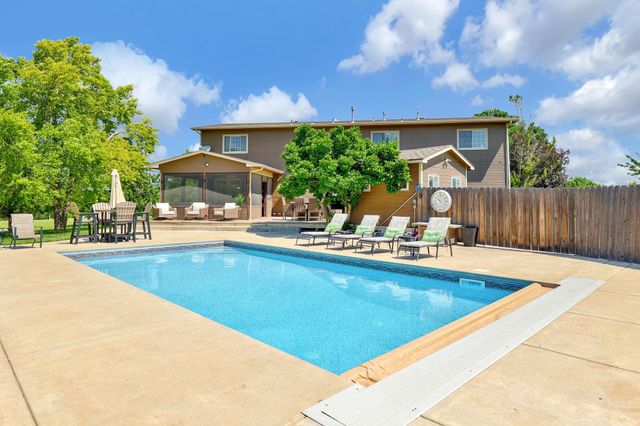 11385 SW 50th St, Towanda, KS 67144