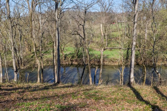 750 Upper Station Camp Crk Rd, Gallatin, TN 37066