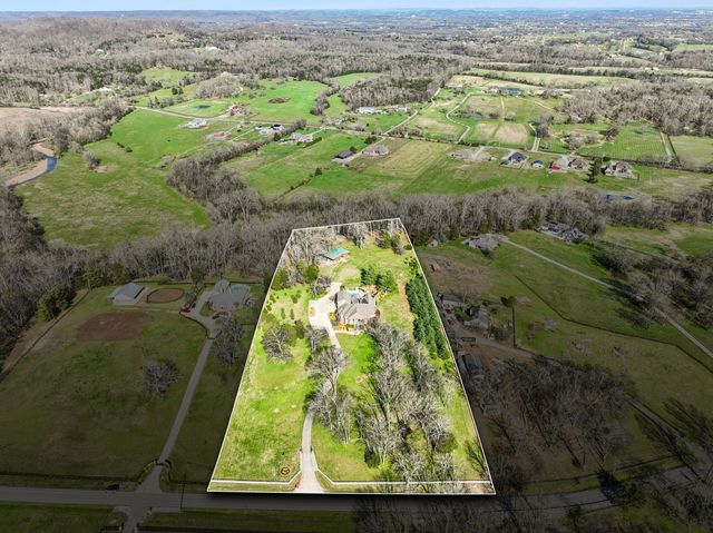 750 Upper Station Camp Crk Rd, Gallatin, TN 37066