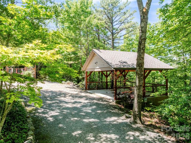 350 Winding Ridge Road, Black Mountain, NC 28711