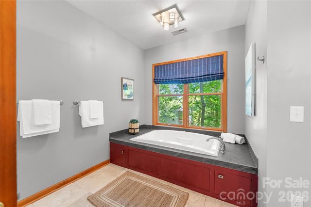 350 Winding Ridge Road, Black Mountain, NC 28711