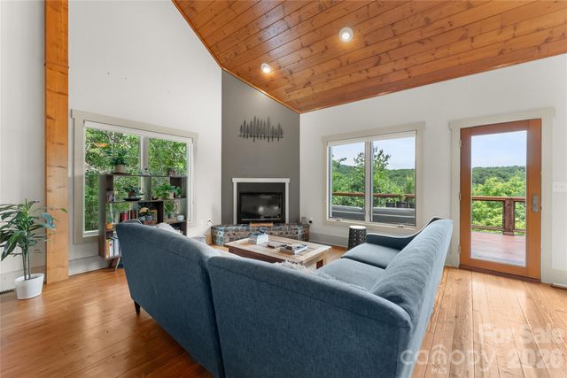 350 Winding Ridge Road, Black Mountain, NC 28711