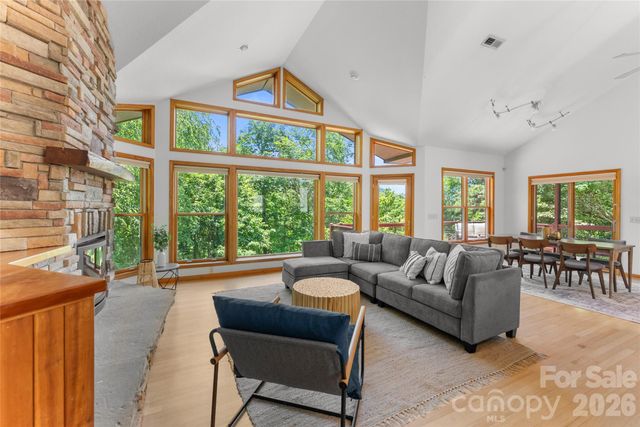 350 Winding Ridge Road, Black Mountain, NC 28711