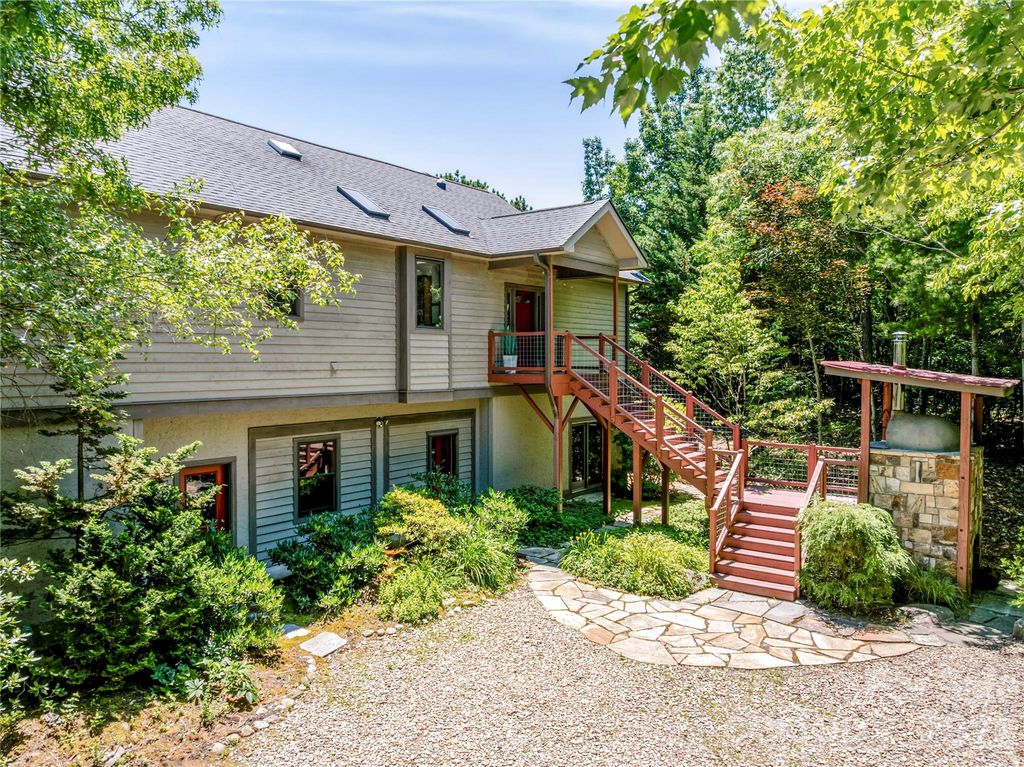 350 Winding Ridge Road, Black Mountain, NC 28711