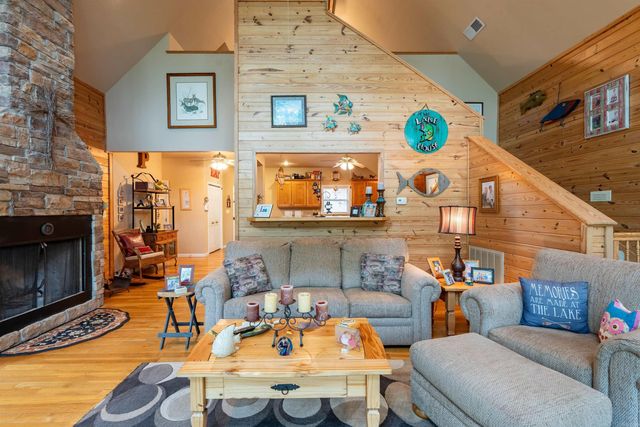 90 Stone Cr., Greers Ferry, AR 72067