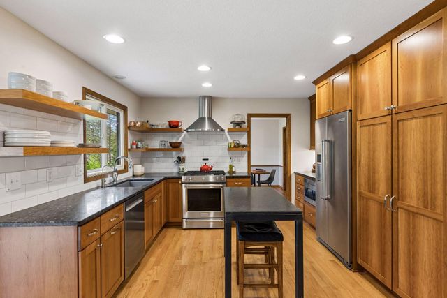 7865 Somerset Court, Woodbury, MN 55125