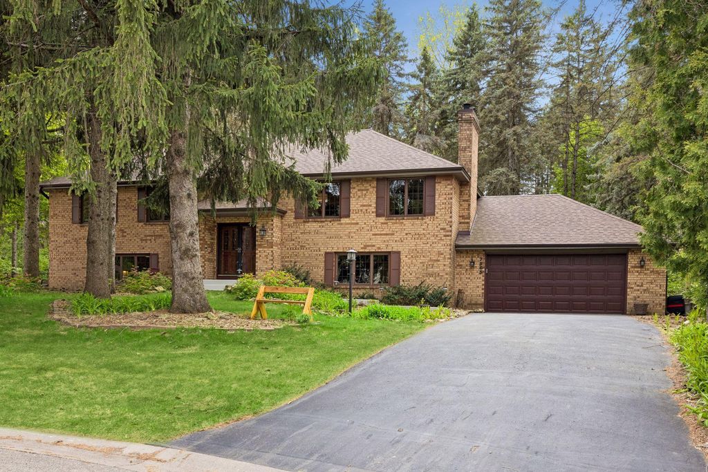 7865 Somerset Court, Woodbury, MN 55125
