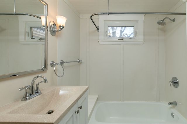 7 Woods Lane, Ipswich, MA 01938