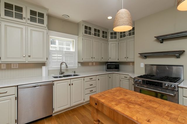 7 Woods Lane, Ipswich, MA 01938