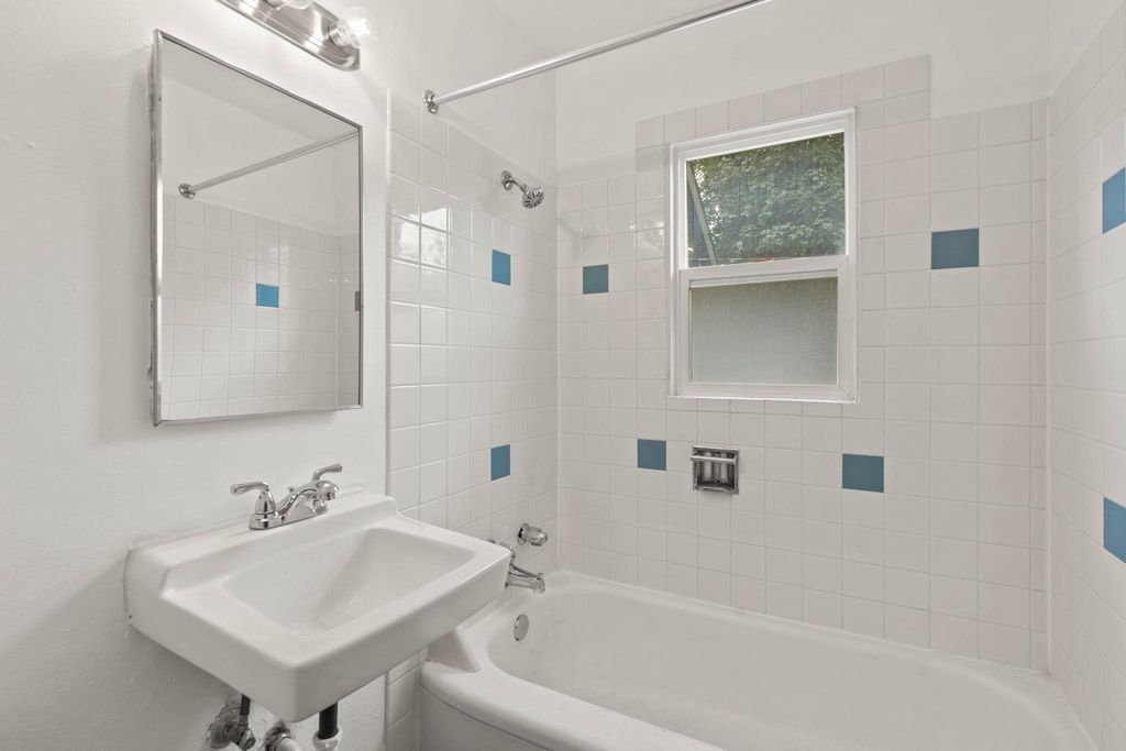 220 S Elm St, Spokane, WA 99201 photo 11