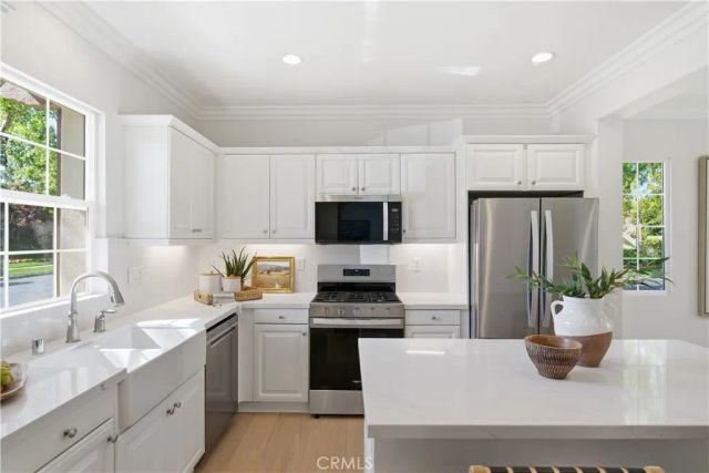 33 Bower Tree, Irvine, CA 92603