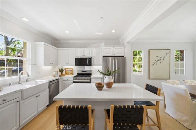 33 Bower Tree, Irvine, CA 92603