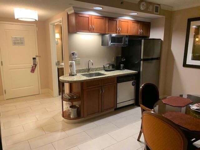 200 S Sycamore Street 1042, Branson, MO 65616