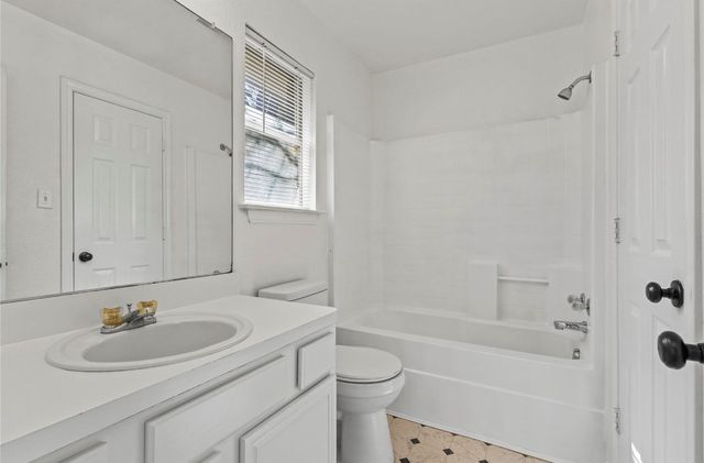 5169 E Rim Road, Dallas, TX 75211