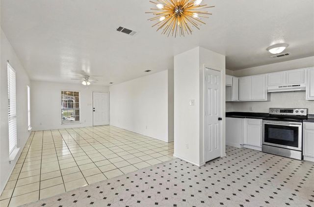 5169 E Rim Road, Dallas, TX 75211