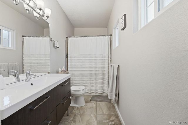 1672 W Canal Circle 411, Littleton, CO 80120