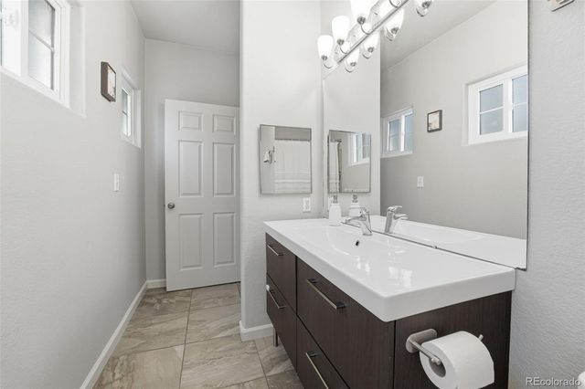 1672 W Canal Circle 411, Littleton, CO 80120