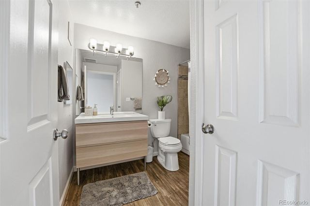 1672 W Canal Circle 411, Littleton, CO 80120