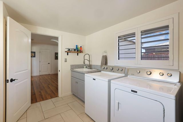 30112 Hall Rd, Escalon, CA 95320