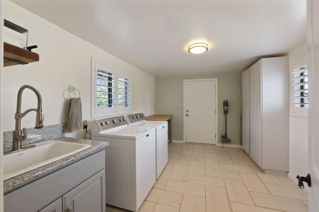 30112 Hall Rd, Escalon, CA 95320