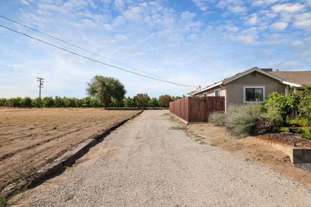 30112 Hall Rd, Escalon, CA 95320