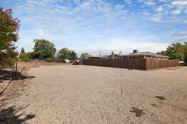 30112 Hall Rd, Escalon, CA 95320