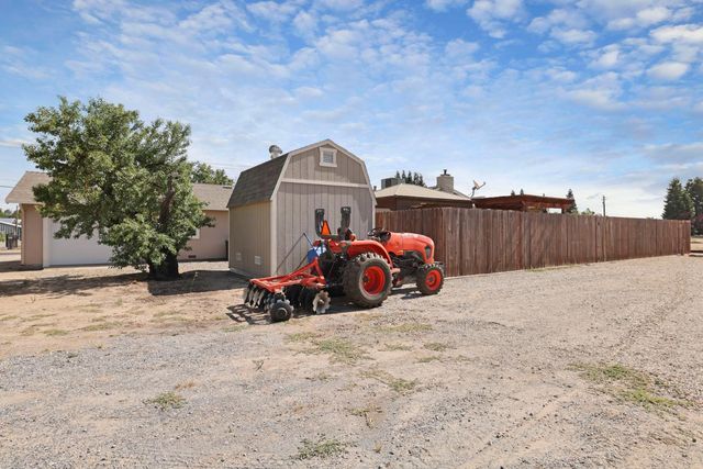 30112 Hall Rd, Escalon, CA 95320