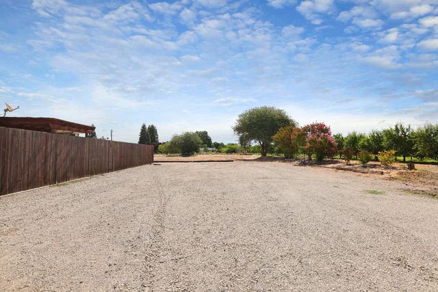 30112 Hall Rd, Escalon, CA 95320