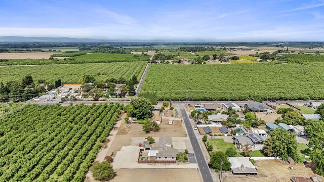 30112 Hall Rd, Escalon, CA 95320
