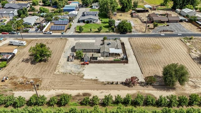 30112 Hall Rd, Escalon, CA 95320