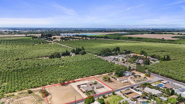 30112 Hall Rd, Escalon, CA 95320