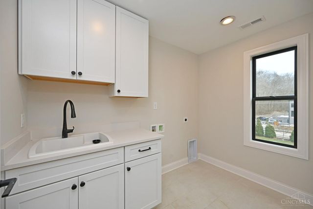 7412 Orchard Street, Columbia Twp, OH 45227