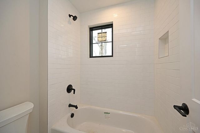 7412 Orchard Street, Columbia Twp, OH 45227