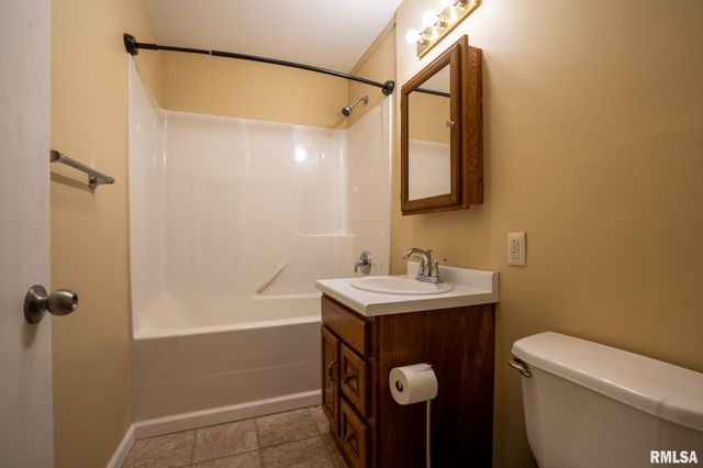 301 N 12TH Street, Herrin, IL 62948
