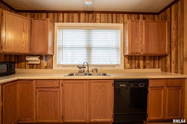 301 N 12TH Street, Herrin, IL 62948