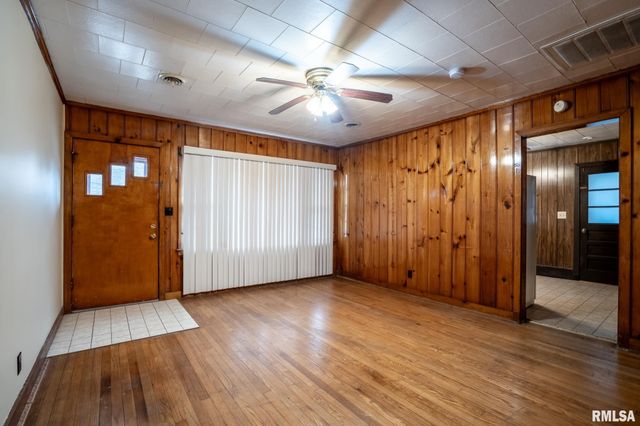 301 N 12TH Street, Herrin, IL 62948