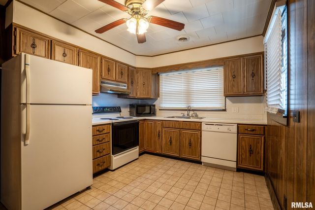 301 N 12TH Street, Herrin, IL 62948