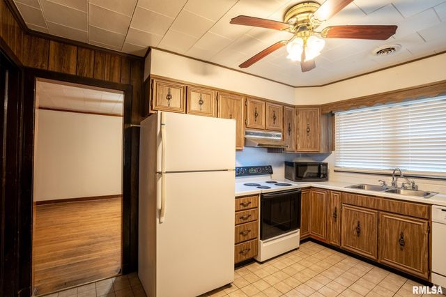 301 N 12TH Street, Herrin, IL 62948