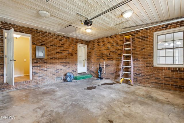 233 Lucy Road, Kingsport, TN 37660