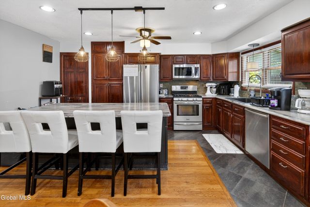 17 Hudson Street, Waterford, NY 12188