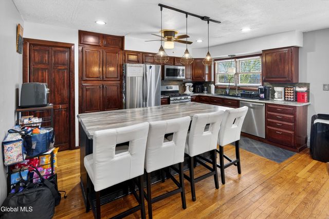 17 Hudson Street, Waterford, NY 12188