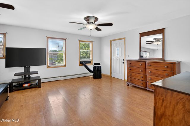 17 Hudson Street, Waterford, NY 12188