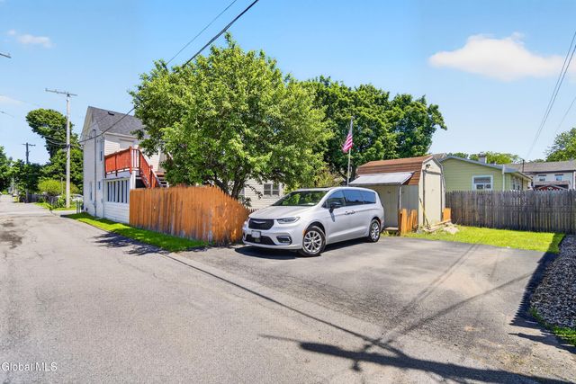 17 Hudson Street, Waterford, NY 12188