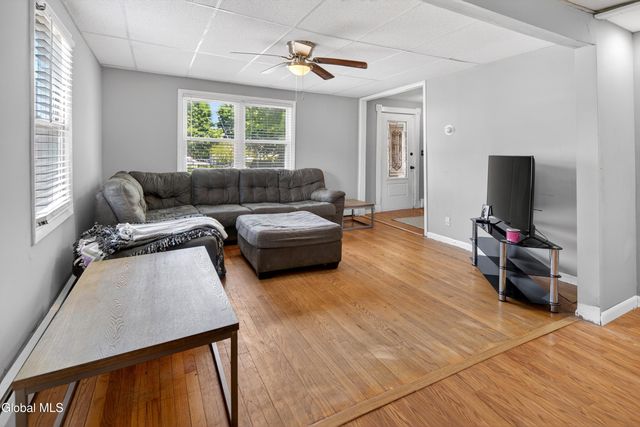 17 Hudson Street, Waterford, NY 12188