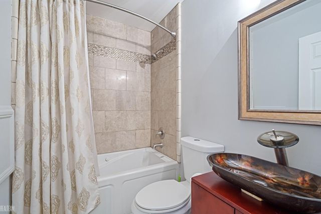 33515 Vista Way, Fraser, MI 48026