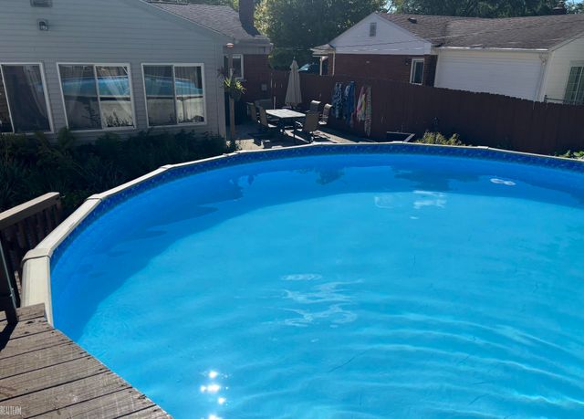 33515 Vista Way, Fraser, MI 48026